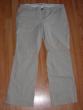 Old Navy Khaki Pants 14